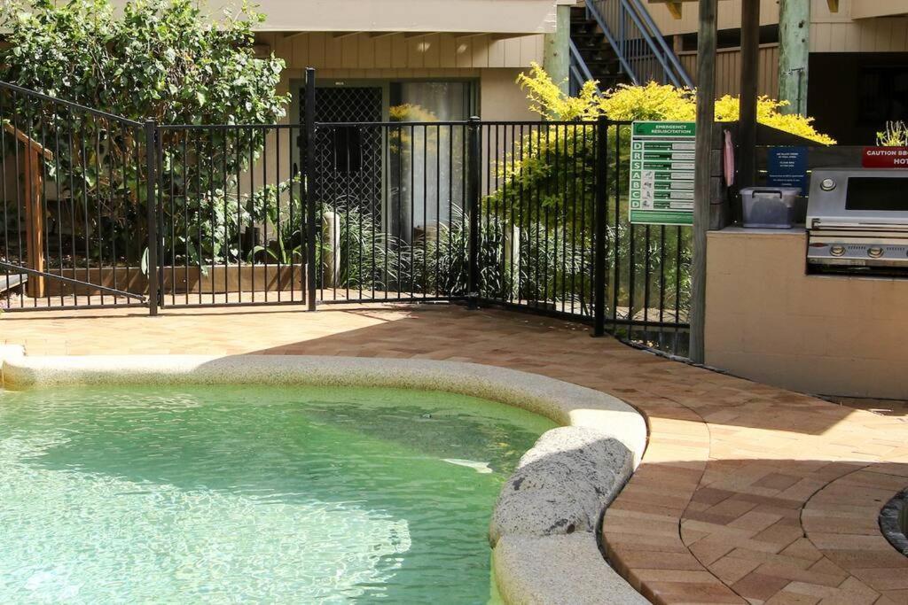 Gorgeous Studio + 100M To Beach + Pool Point Lookout Bagian luar foto