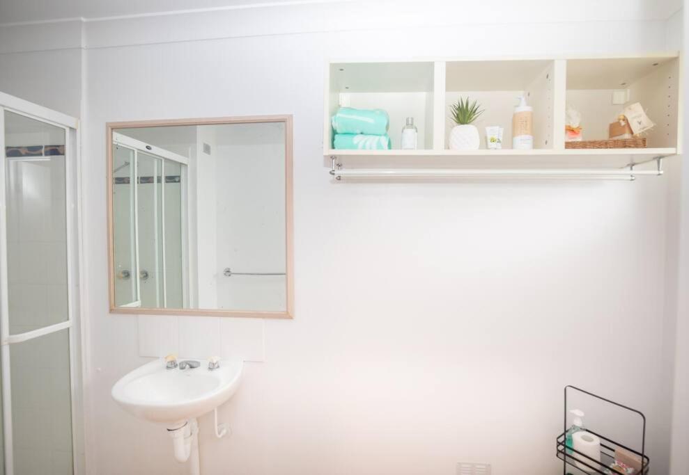 Gorgeous Studio + 100M To Beach + Pool Point Lookout Bagian luar foto